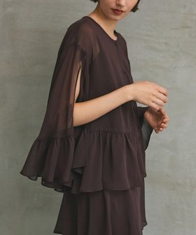 【グレース コンチネンタル/GRACE CONTINENTAL】のシフォンフリルポンチョ 人気、トレンドファッション・服の通販 founy(ファニー) ファッション Fashion レディースファッション Fashion for Women アウター Coat / Outerwear Collection ポンチョ・ケープコート Ponchos & Capes ギャザー Gathered, Ruffled スリット Slit, Slit Detail ドレープ Drape, Draping Fabric フレア Flare, Flared フロント Front, Front Design ポンチョ Poncho, Cape Style ラグジュアリー Luxury, Elegant エレガント 上品 Elegant 夏 Summer 春 Spring S/S・春夏 SS, Spring/Summer, Warm Season 秋 Autumn |ID:prp329100004842752