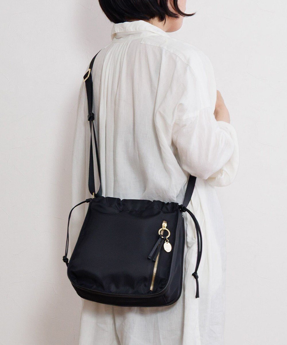 【エースバッグズアンドラゲッジ/ACE BAGS & LUGGAGE】のHAyU × ace. ユッカ ショルダーバッグ 17833 人気、トレンドファッション・服の通販 founy(ファニー) 　ファッション　Fashion　レディースファッション　Fashion for Women　エレガント 上品　Elegant　コラボ　Collaboration, Collab　ショルダー　Shoulder, Shoulder Strap　シンプル　Simple, Minimal　スリム　Slim, Slim Fit　チャーム　Charm, Pendant　トラベル　Travel, Travel Gear　ネコ　Cat, Feline Motif　猫　Cat, Kitty　フロント　Front, Front Design　ポケット　Pocket, Pocket Detail　マグネット　Magnet, Magnetic Closure　メタル　Metal, Metal Parts　メッシュ　Mesh, Net Fabric　無地　Plain, Solid Color　リュック　Backpack, Rucksack　ワイヤー　Wire, Wired Bra　再入荷　Restock / Back in Stock　旅行　Travel　スーツケース キャリーケース　Suitcase / Carry Case　ギフト プレゼント　Gift / Present　 other-1|ID: prp329100004842855 ipo3291000000035839422