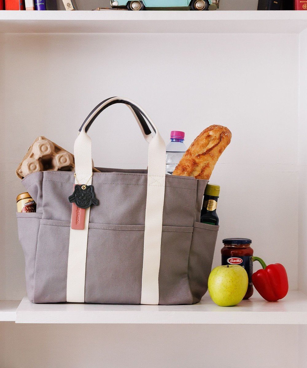 【エースバッグズアンドラゲッジ/ACE BAGS & LUGGAGE】のHAyU × ace. ガーデン トートバッグ 22L 17852 インテリア・キッズ・メンズ・レディースファッション・服の通販 founy(ファニー) 　ファッション　Fashion　レディースファッション　Fashion for Women　バッグ　Bags　ガーデン　Garden, Gardening　コラボ　Collaboration, Collab　シンプル　Simple, Minimal　チャーム　Charm, Pendant　トラベル　Travel, Travel Gear　ネコ　Cat, Feline Motif　猫　Cat, Kitty　ポケット　Pocket, Pocket Detail　ポーチ　Pouch, Small Case　リュック　Backpack, Rucksack　ワイヤー　Wire, Wired Bra　再入荷　Restock / Back in Stock　おすすめ　Recommended / Our Picks　旅行　Travel　スーツケース キャリーケース　Suitcase / Carry Case　ギフト プレゼント　Gift / Present　ビジネス 仕事 通勤　Business / Work / Commuting　グレージュ|ID: prp329100004842861 ipo3291000000035839570