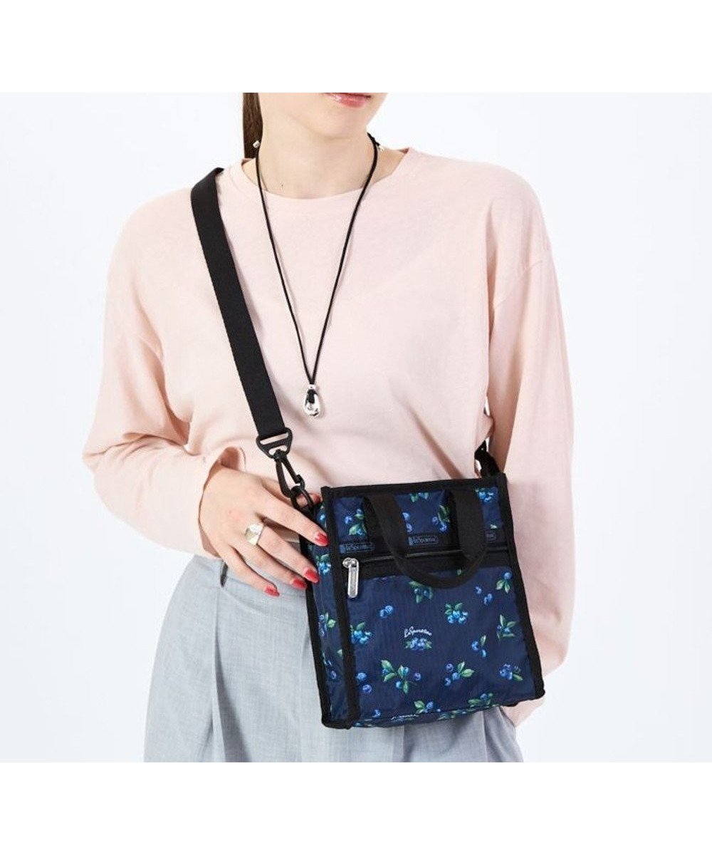 【レスポートサック/LeSportsac】のMINI N/S TOTE/ベリーベリー 人気、トレンドファッション・服の通販 founy(ファニー) 　ファッション　Fashion　レディースファッション　Fashion for Women　バッグ　Bags　おすすめ　Recommended / Our Picks　アウトドア　Outdoor Clothing　スクエア　Square, Square Shape　スマート　Smart, Elegant　プリント　Print, Printed Pattern　ポケット　Pocket, Pocket Detail　ポーチ　Pouch, Small Case　旅行　Travel　財布　Wallet, Purse　 other-1|ID: prp329100004842884 ipo3291000000035839808