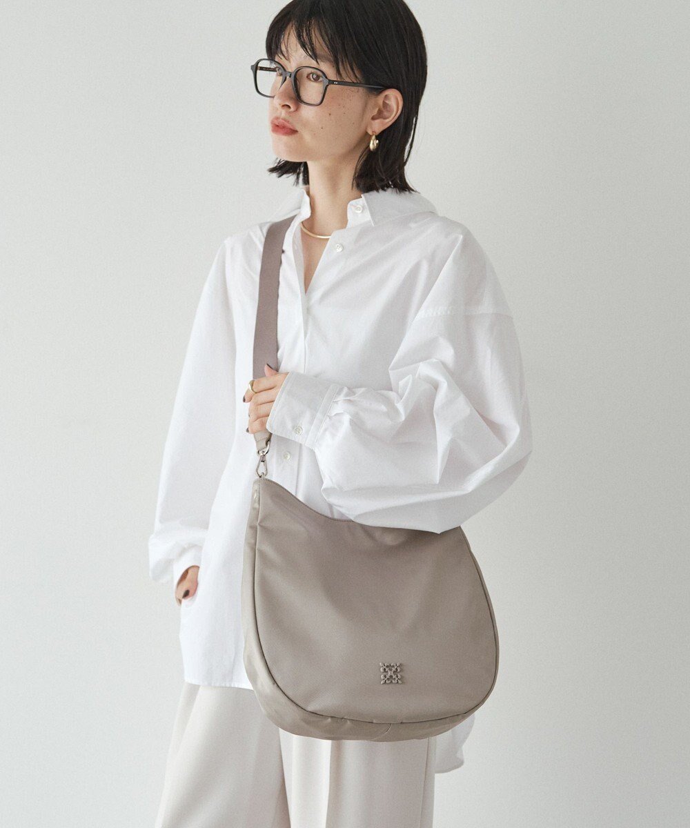 【ラシット/russet】のクラウズナイロン 縦長2WAYショルダーバッグ(CE-1623) インテリア・キッズ・メンズ・レディースファッション・服の通販 founy(ファニー) 　ファッション　Fashion　レディースファッション　Fashion for Women　サテン　Satin, Glossy Fabric　ショルダー　Shoulder, Shoulder Strap　シルバー　Silver, Metallic Silver　シンプル　Simple, Minimal　フォルム　Silhouette, Form　ベーシック　Basic, Essential　ポケット　Pocket, Pocket Detail　マグネット　Magnet, Magnetic Closure　ラップ　Wrap, Wrap Design　再入荷　Restock / Back in Stock　おすすめ　Recommended / Our Picks　日本製　Made In Japan　エレガント 上品　Elegant　ビジネス 仕事 通勤　Business / Work / Commuting　2025年　2025　2025-2026秋冬・A/W　Autumn/Winter 2025–26 AW25–26　Gray|ID: prp329100004842907 ipo3291000000035642124