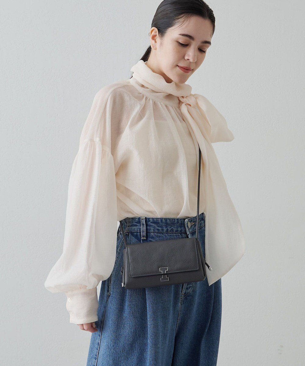 【イアクッチ/IACUCCI】のアバ ウォレットショルダー CERVO インテリア・キッズ・メンズ・レディースファッション・服の通販 founy(ファニー) 　ファッション　Fashion　レディースファッション　Fashion for Women　スポーツウェア　Functional & Stylish Sportswear　アクセサリー　Fashion Accessories　クラッチ　Clutch, Clutch Bag　コンパクト　Compact, Small Size　スポーツ　Sports, Activewear　スマート　Smart, Elegant　財布　Wallet, Purse　トラベル　Travel, Travel Gear　バランス　Balance, Style Balance　ビッグ　Big, Oversized　ベスト　Vest, Waistcoat　ポケット　Pocket, Pocket Detail　ポーチ　Pouch, Small Case　メタル　Metal, Metal Parts　ラップ　Wrap, Wrap Design　旅行　Travel　チャコールグレー|ID: prp329100004843378 ipo3291000000035760574