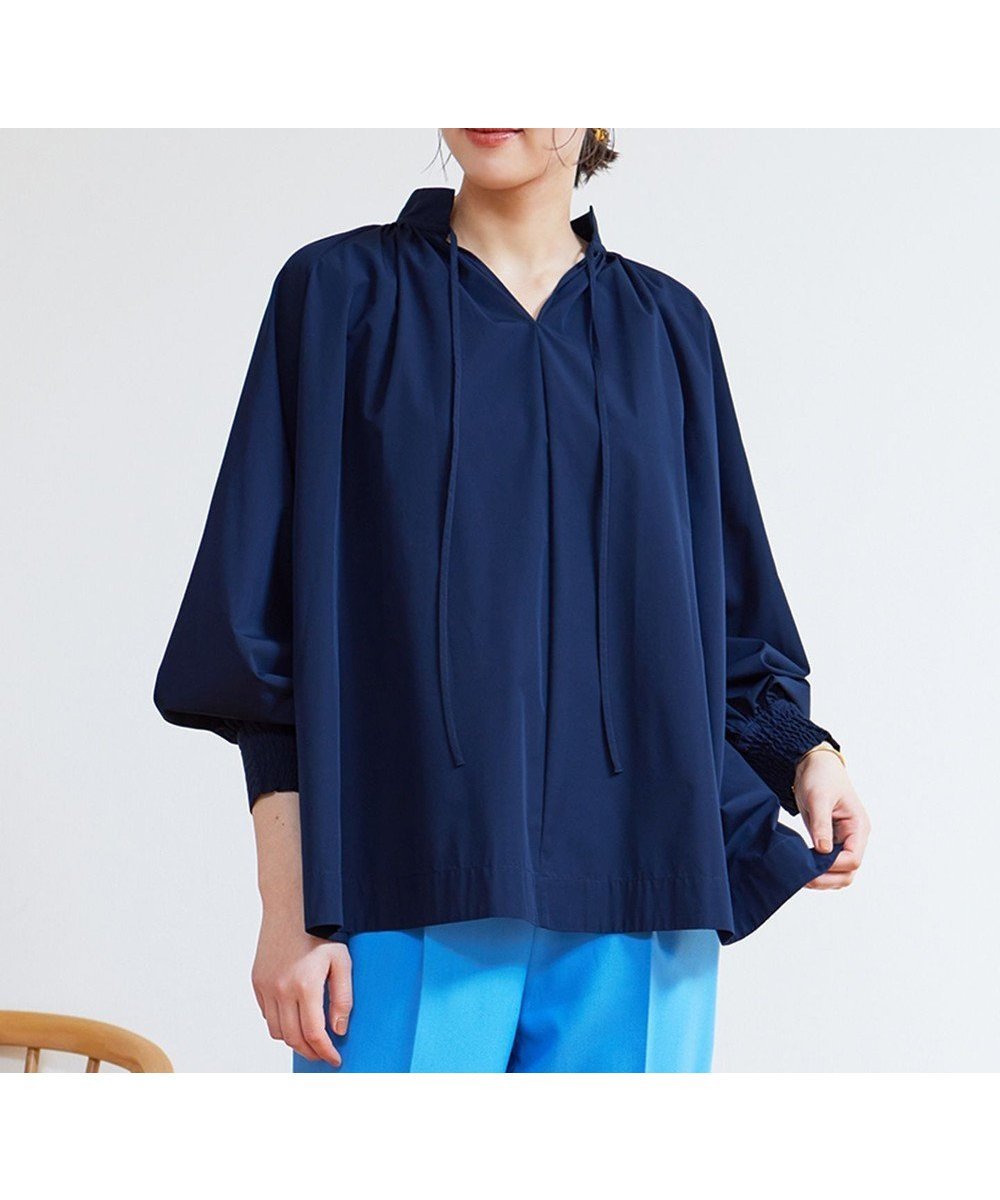 【アンフィーロ 自由区/UNFILO】のイージーケア ギャザーブラウス インテリア・キッズ・メンズ・レディースファッション・服の通販 founy(ファニー) 　ファッション　Fashion　レディースファッション　Fashion for Women　トップス・カットソー　Cut & Sew Tops　シャツ・ブラウス・オフィスカジュアル　Elegant Blouses & Button-Ups　カフス　Cuff Design　ギャザー　Gathered, Ruffled　クラシカル　Classical, Vintage-Inspired　吸水　Absorbent, Quick-Dry　シャーリング　Shirring, Ruched　スキッパー　Skipper, Open Collar　ハイネック　High Neck, Mock Neck　A/W・秋冬　Autumn/Winter　ネイビー|ID: prp329100004843384 ipo3291000000035959734