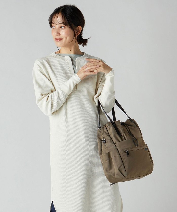 【イザック/Y'SACCS】の【Y SACCS vous et】ポーチ付き4WAYリュック インテリア・キッズ・メンズ・レディースファッション・服の通販 founy(ファニー) https://founy.com/ ファッション Fashion レディースファッション Fashion for Women バッグ Bags ポーチ&ミニバッグ Pouches & Mini Bags ショルダー Shoulder, Shoulder Strap シンプル Simple, Minimal スマート Smart, Elegant ポケット Pocket, Pocket Detail ポーチ Pouch, Small Case マグネット Magnet, Magnetic Closure リュック Backpack, Rucksack 旅行 Travel ビジネス 仕事 通勤 Business / Work / Commuting |ID: prp329100004843486 ipo3291000000035712905