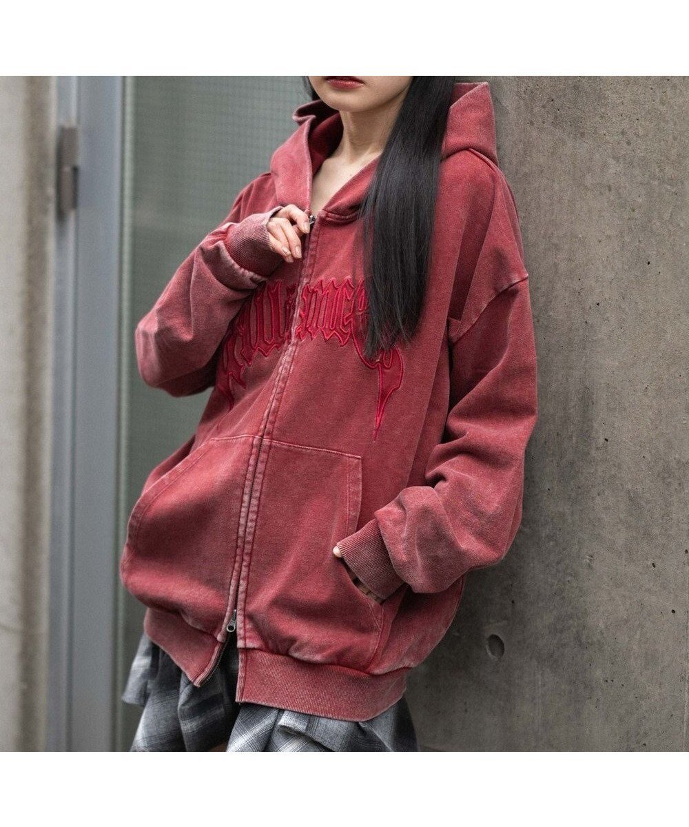 【ウィゴー/WEGO】の【ユニセックス着用ITEM/SMLサイズ展開】グラフィックZIPパーカー インテリア・キッズ・メンズ・レディースファッション・服の通販 founy(ファニー) 　ファッション　Fashion　レディースファッション　Fashion for Women　トップス・カットソー　Cut & Sew Tops　レディースパーカー・カジュアルフーディー　Casual Hoodies & Sweatshirts　春　Spring　秋　Autumn　カーゴパンツ　Cargo Pants, Utility Pants　キャップ　Cap, Baseball Cap　グラフィック　Graphic, Graphic Design　コンパクト　Compact, Small Size　ショート　Short, Short Length　スニーカー　Sneakers, Trainers　スマホ　Smartphone, Mobile Device　デニム　Denim, Jeans Material　バランス　Balance, Style Balance　パターン　Pattern, Design Print　パーカー　Hoodie, Parka　フロント　Front, Front Design　羽織　Haori, Light Jacket　メンズ　Men's, Menswear　ワイド　Wide, Wide Fit　冬　Winter / This Winter　S/S・春夏　SS, Spring/Summer, Warm Season　おすすめ　Recommended / Our Picks　夏　Summer　レッド|ID: prp329100004843546 ipo3291000000035604095