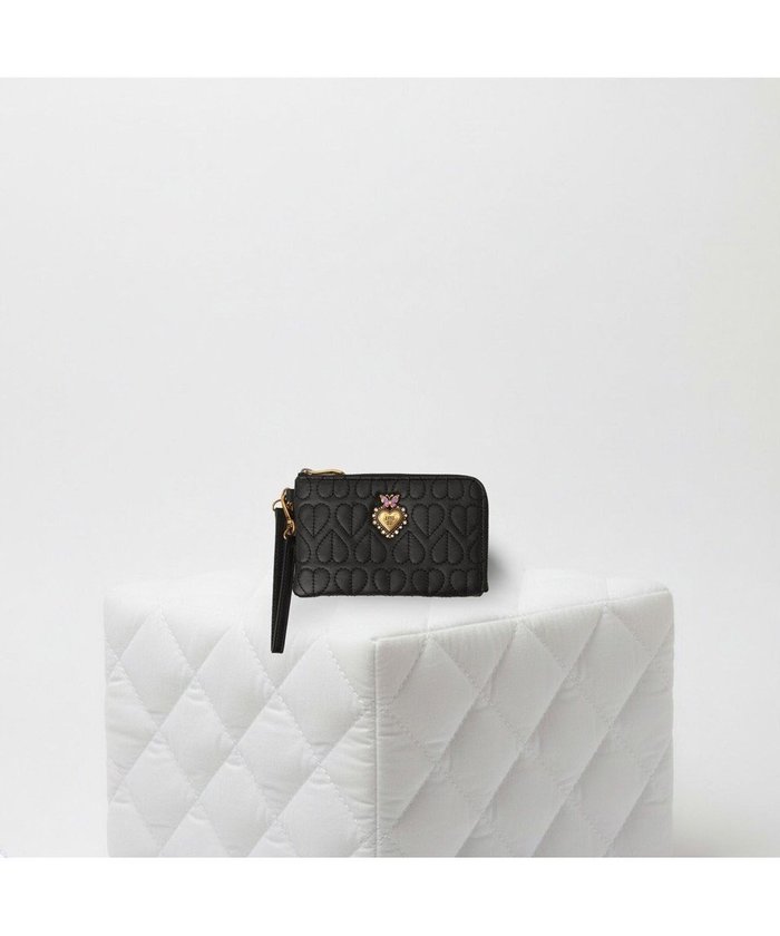 【アナスイ/ANNA SUI】のドリーミー マルチケース インテリア・キッズ・メンズ・レディースファッション・服の通販 founy(ファニー) https://founy.com/ ファッション Fashion レディースファッション Fashion for Women ミニ財布・二つ折り財布 Wallets & Card Cases キルティング Quilted, Quilting クラシック Classic, Timeless Style 財布 Wallet, Purse 定番 Standard, Basic Item バタフライ Butterfly, Butterfly Motif フェミニン Feminine, Girly ブローチ Brooch, Pin Brooch エレガント 上品 Elegant ギフト プレゼント Gift / Present |ID: prp329100004843611 ipo3291000000036040074