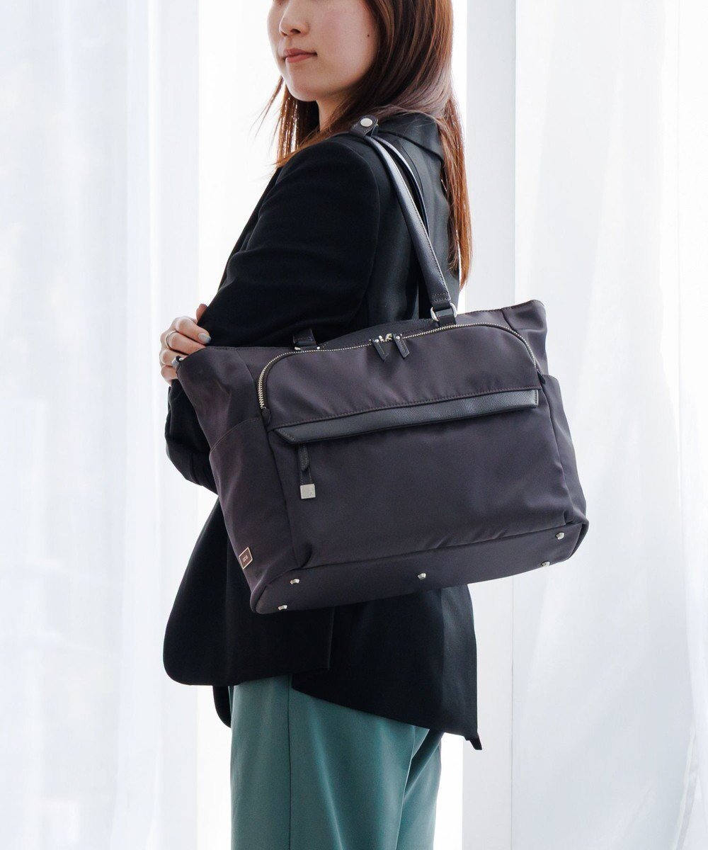 【エースバッグズアンドラゲッジ/ACE BAGS & LUGGAGE】のace. ラプリム トートバッグ レディースビジネス A4 13.3インチサイズ 68803 エース インテリア・キッズ・メンズ・レディースファッション・服の通販 founy(ファニー) 　ファッション　Fashion　レディースファッション　Fashion for Women　バッグ　Bags　エレガント 上品　Elegant　クッション　Cushion, Throw Pillow　傘　Umbrella, Parasol　吸水　Absorbent, Quick-Dry　抗菌　Antibacterial, Bacteria-Resistant　ショルダー　Shoulder, Shoulder Strap　シルバー　Silver, Metallic Silver　スマート　Smart, Elegant　スリーブ　Sleeve, Long Sleeve / Short Sleeve　セットアップ　Set-Up, Coordinated Outfit　フロント　Front, Front Design　ポケット　Pocket, Pocket Detail　再入荷　Restock / Back in Stock　スーツケース キャリーケース　Suitcase / Carry Case　ビジネス 仕事 通勤　Business / Work / Commuting　チャコール|ID: prp329100004843680 ipo3291000000035789811