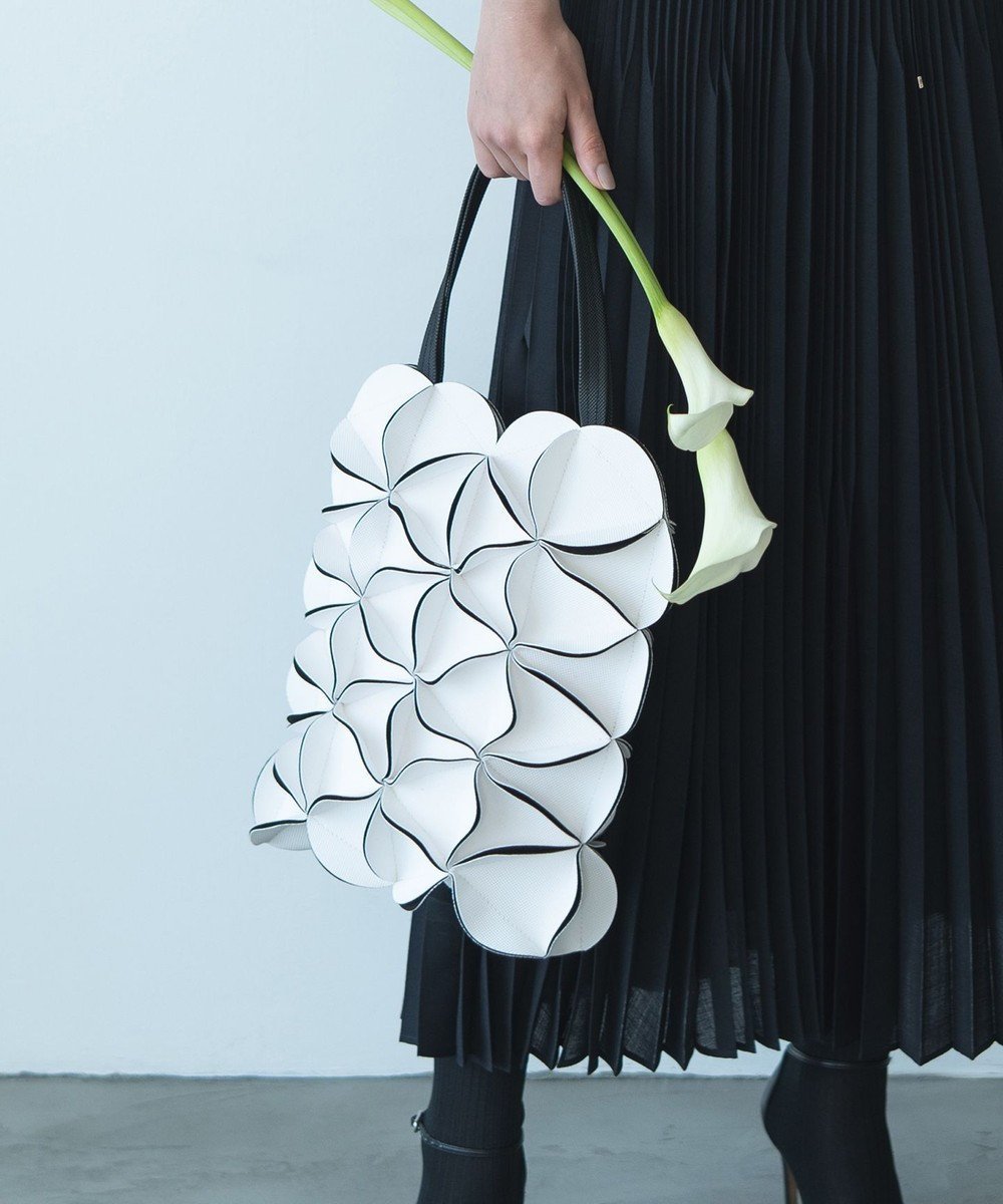 【自由区/JIYU-KU】の【ELEMOOD】BLOSSOMシリーズ フラワーモチーフバッグ 人気、トレンドファッション・服の通販 founy(ファニー) ファッション Fashion レディースファッション Fashion for Women バッグ Bags パターン Pattern, Design Print ミックス Mix, Mixed Style モダン Modern, Contemporary other-1|ID: prp329100004843830 ipo3291000000035467702