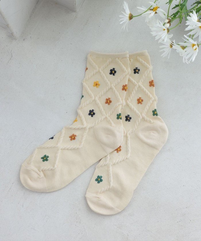 【ティアクラッセ/Tiaclasse】のトレリス+カラーフラワーソックス インテリア・キッズ・メンズ・レディースファッション・服の通販 founy(ファニー) https://founy.com/ ファッション Fashion レディースファッション Fashion for Women ソックス&靴下 Socks & Hosiery レッグウェア・ストッキング Legwear & Hosiery アクセサリー Fashion Accessories カーディガン Cardigan, Knitwear ガーリー Girly, Feminine Style ソックス Socks, Hosiery チュニック Tunic, Long Top フラワー Flower, Floral 再入荷 Restock / Back in Stock 新作・新入荷 New Arrivals / New In |ID: prp329100004844780 ipo3291000000035423296