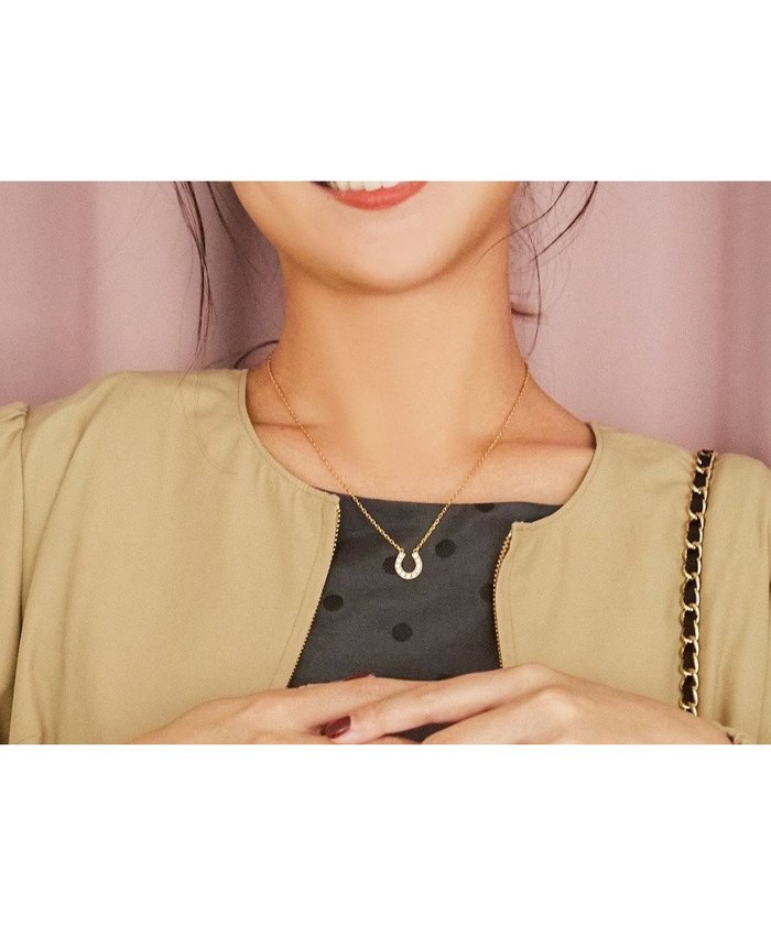 【トッカ/TOCCA】のHORSE SHOE REVERSIBLE NECKLACE ネックレス インテリア・キッズ・メンズ・レディースファッション・服の通販 founy(ファニー) https://founy.com/ ファッション Fashion レディースファッション Fashion for Women ジュエリー Jewelry ネックレス Necklaces & Pendants 2024年 2024 2024-2025秋冬・A/W Autumn/Winter 2024–25 AW24–25 冬 Winter / This Winter おすすめ Recommended / Our Picks アクセサリー Fashion Accessories ギフト プレゼント Gift / Present シンプル Simple, Minimal ジュエリー Jewelry, Accessories チェーン Chain, Chain Strap デコルテ Décolleté, Neckline ネックレス Necklace, Pendant Necklace バランス Balance, Style Balance ビジュー Bijou, Jewel-like Accent モチーフ Motif, Design Theme リバーシブル Reversible, Two-Sided リュクス Luxury, Elegant, High-End, Chic エレガント 上品 Elegant A/W・秋冬 Autumn/Winter |ID: prp329100004844848 ipo3291000000035636839