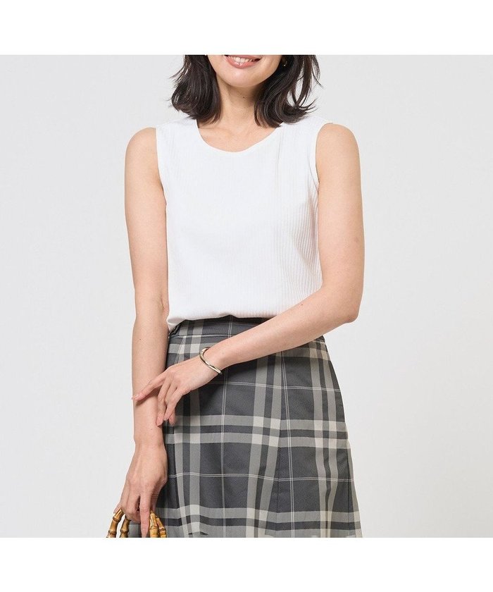 【ジェイ プレス/J.PRESS】の針抜きフライス ノースリーブ カットソー インテリア・キッズ・メンズ・レディースファッション・服の通販 founy(ファニー) https://founy.com/ ファッション Fashion レディースファッション Fashion for Women トップス・カットソー Cut & Sew Tops キャミソール&ノースリーブ Camisoles & Sleeveless Tops シャツ・ブラウス・オフィスカジュアル Elegant Blouses & Button-Ups ロングTシャツ・Tシャツ Longline T-Shirts & Tees カットソー・ベーシックTシャツ Cut-and-Sewn Tops / Stretch Tees & Basics インナー Innerwear 春 Spring カットソー Cut and Sewn Top カーディガン Cardigan, Knitwear シアー Sheer, See-Through ジャケット Jacket, Outerwear トレンド Trend, Trending Now ノースリーブ Sleeveless, No-Sleeve S/S・春夏 SS, Spring/Summer, Warm Season おすすめ Recommended / Our Picks 夏 Summer エレガント 上品 Elegant |ID: prp329100004845012 ipo3291000000035520082