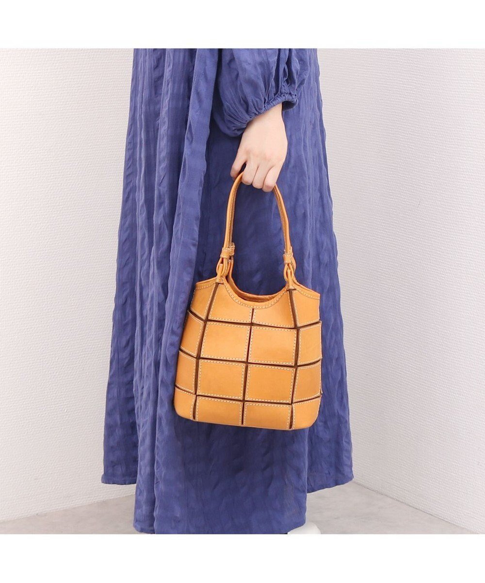 【アンビリオン/UNBILLION】のピークスピーク PEAKS PEAK / 牛革パッチワーク2wayトートS インテリア・キッズ・メンズ・レディースファッション・服の通販 founy(ファニー) 　ファッション　Fashion　レディースファッション　Fashion for Women　バッグ　Bags　パッチワーク　Patchwork, Mixed Fabric　ポケット　Pocket, Pocket Detail　マグネット　Magnet, Magnetic Closure　財布　Wallet, Purse　キャメル|ID: prp329100004845038 ipo3291000000036082953