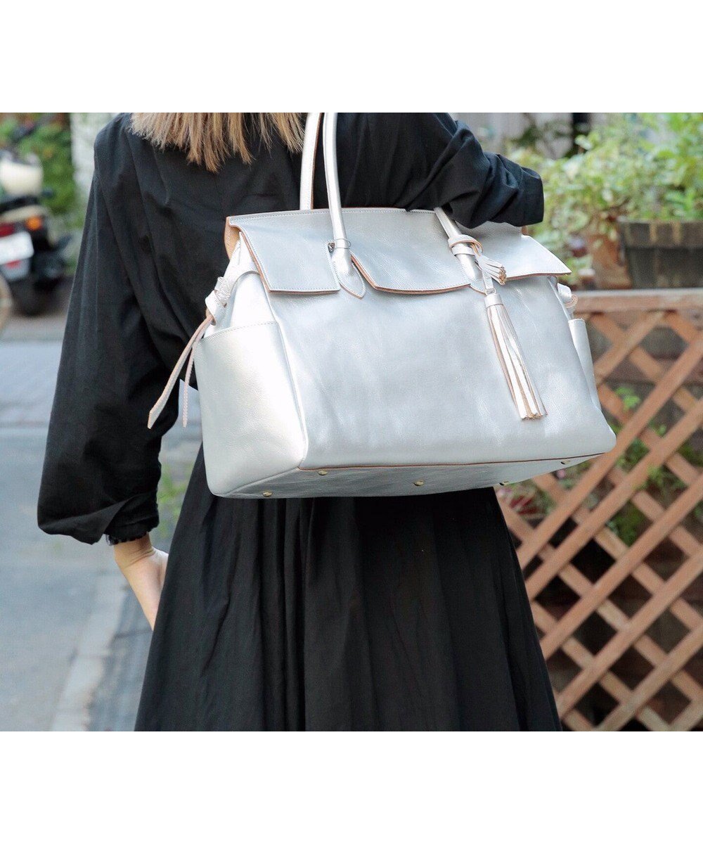 【アンビリオン/UNBILLION】の【テレビ ドラマ着用アイテム】perche 姫路オイルレザーフラップ付きトートバッグ インテリア・キッズ・メンズ・レディースファッション・服の通販 founy(ファニー) ファッション Fashion レディースファッション Fashion for Women バッグ Bags オイル Body Oil ポケット Pocket, Pocket Detail 日本製 Made In Japan シルバー|ID: prp329100004845653 ipo3291000000036150541