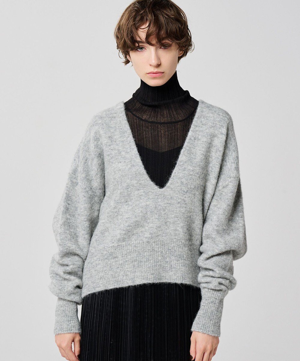 【アンクレイヴ/uncrave】のアルパカニット 深Vネック トップス(uncrave WHITE) インテリア・キッズ・メンズ・レディースファッション・服の通販 founy(ファニー) 　ファッション　Fashion　レディースファッション　Fashion for Women　トップス・カットソー　Cut & Sew Tops　ニット　Knit Tops & Sweaters　Vネックトップス　V-Neck Tops / V-Cut Neckline Shirts　キャミソール　Camisole, Spaghetti Strap Top　シアー　Sheer, See-Through　ストレッチ　Stretch, Stretchy Fabric　セーター　Sweater, Knitwear　タンク　Tank Top, Sleeveless Top　デコルテ　Décolleté, Neckline　ルーズ　Loose, Oversized　A/W・秋冬　Autumn/Winter　ライトグレー|ID: prp329100004845746 ipo3291000000035342342