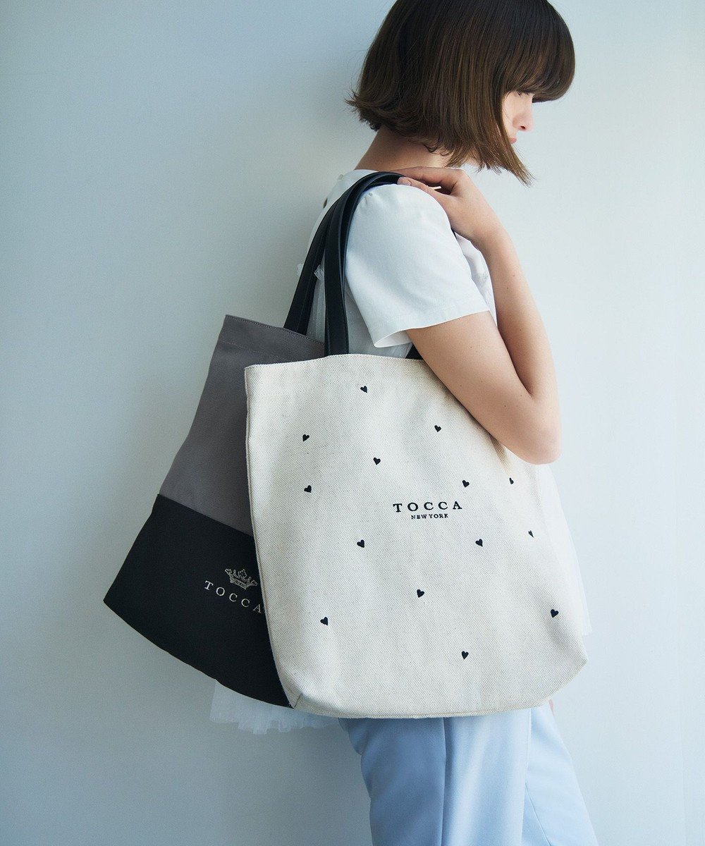 【トッカ/TOCCA】の【WEB&一部店舗限定・A4サイズ対応】CITTA CARINA TOTEBAG トートバッグ インテリア・キッズ・メンズ・レディースファッション・服の通販 founy(ファニー) 　ファッション　Fashion　レディースファッション　Fashion for Women　バッグ　Bags　アウトドア　Outdoor Clothing　キャンバス　Canvas, Canvas Fabric　クラウン　Crown, Royal Motif　財布　Wallet, Purse　フロント　Front, Front Design　ポケット　Pocket, Pocket Detail　モダン　Modern, Contemporary　リュクス　Luxury, Elegant, High-End, Chic　ワンポイント　One Point, Statement Accent　旅行　Travel　ビジネス 仕事 通勤　Business / Work / Commuting　アイボリー系|ID: prp329100004845808 ipo3291000000035520479
