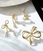 【組曲/KUMIKYOKU】のリボンパールブローチ 人気、トレンドファッション・服の通販 founy(ファニー) ファッション Fashion レディースファッション Fashion for Women アクセサリー Fashion Accessories アシンメトリー Asymmetrical Style シンプル Simple, Minimal セレモニー Ceremony パール Pearl, Pearl Accent ブローチ Brooch, Pin Brooch メタル Metal, Metal Parts リボン Ribbon, Bow エレガント 上品 Elegant thumbnail ゴールド系|ID: prp329100004846400 ipo3291000000035713383