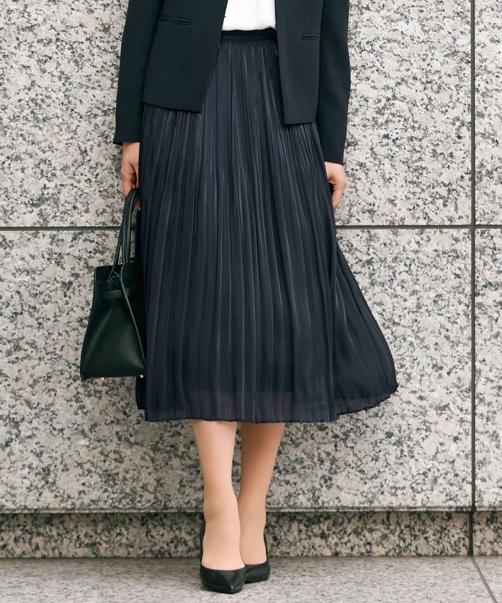 【23区/NIJYUSANKU】の【洗える】シャイニープリーツ スカート インテリア・キッズ・メンズ・レディースファッション・服の通販 founy(ファニー) 　ファッション　Fashion　レディースファッション　Fashion for Women　スカート　Skirts　プリーツスカート / 上品フェミニンスタイル　Pleated Skirts　シャイニー　Shiny, Glossy Finish　セレモニー　Ceremony　トレンド　Trend, Trending Now　フレア　Flare, Flared　プリーツ　Pleats, Pleated　夏　Summer　S/S・春夏　SS, Spring/Summer, Warm Season　洗える　Machine Washable　A/W・秋冬　Autumn/Winter　ネイビー系|ID: prp329100004846748 ipo3291000000035767871