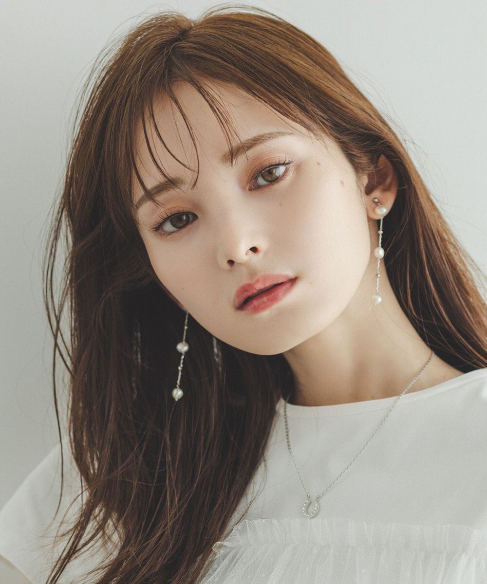 【トッカ/TOCCA】のPEARL STATION EARRINGS 淡水バロックパール イヤリング インテリア・キッズ・メンズ・レディースファッション・服の通販 founy(ファニー) 　ファッション　Fashion　レディースファッション　Fashion for Women　ジュエリー　Jewelry　ファッションリング　Fashion Rings　イヤリング・フープ・ドロップタイプ　Hoop, Drop & Clip Earrings　おすすめ　Recommended / Our Picks　アクセサリー　Fashion Accessories　イヤリング　Earrings　ギフト プレゼント　Gift / Present　シンプル　Simple, Minimal　チェーン　Chain, Chain Strap　テクスチャー　Texture, Textured Fabric　バロック　Baroque, Baroque Design　パール　Pearl, Pearl Accent　フォルム　Silhouette, Form　リュクス　Luxury, Elegant, High-End, Chic　シルバー系|ID: prp329100004846831 ipo3291000000035390198