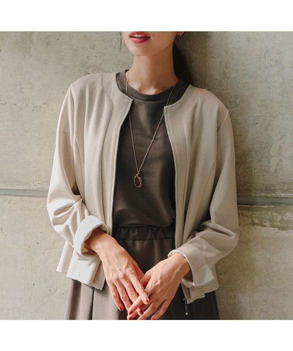 【ティアクラッセ/Tiaclasse】の【洗える】ソフトダンボールジャケット インテリア・キッズ・メンズ・レディースファッション・服の通販 founy(ファニー) 　ファッション　Fashion　レディースファッション　Fashion for Women　アウター　Coat / Outerwear Collection　レディースジャケット・軽アウター　Jackets　ノーカラージャケット / シンプル上品コーデ　Collarless Jackets　アクセサリー　Fashion Accessories　ウォッシャブル　Machine Washable　洗える　Machine Washable　カッティング　Cutting Detail　コンパクト　Compact, Small Size　シューズ　Shoes, Footwear　シルバー　Silver, Metallic Silver　ジャケット　Jacket, Outerwear　ストレッチ　Stretch, Stretchy Fabric　スリット　Slit, Slit Detail　とろみ　Fluid, Flowy Fabric　フェミニン　Feminine, Girly　ポケット　Pocket, Pocket Detail　ラウンド　Round, Round Neck　A/W・秋冬　Autumn/Winter　再入荷　Restock / Back in Stock　エレガント 上品　Elegant　新作・新入荷　New Arrivals / New In　グレージュ|ID: prp329100004846903 ipo3291000000035646990