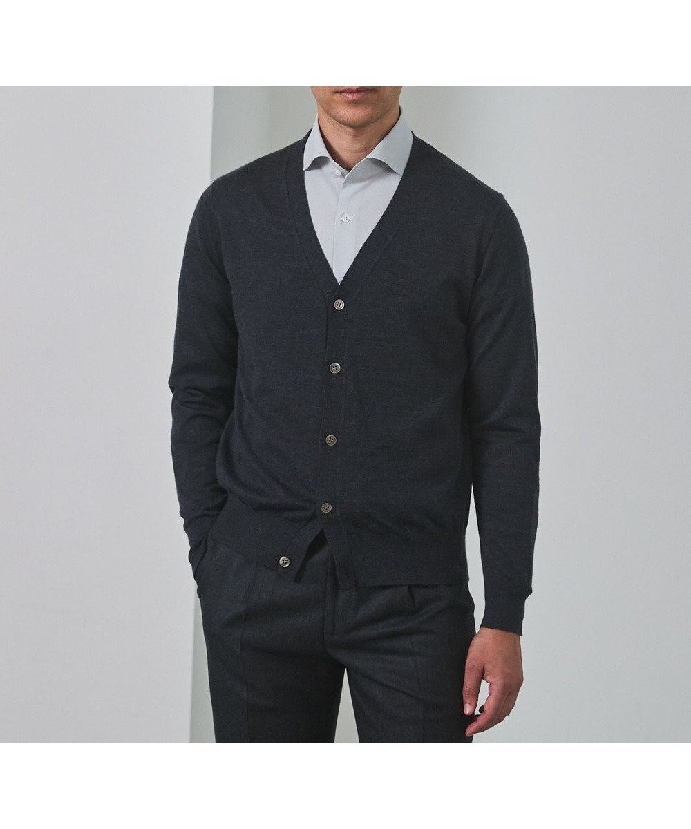 【五大陸/gotairiku / MEN】の体温調整に【洗える/チクチクしにくい/ピリングしにくい】イタリア糸 ハイゲージ カーディガン_WOOL100% インテリア・キッズ・メンズ・レディースファッション・服の通販 founy(ファニー) ファッション Fashion メンズファッション Fashion for Men トップス・カットソー Cut & Sew Tops ニット・セーター / 定番トップス Knit Tops & Sweaters カーディガン / 羽織り Cardigans イタリア Italy 洗える Machine Washable カーディガン Cardigan, Knitwear 抗菌 Antibacterial, Bacteria-Resistant 軽量 Lightweight, Ultra Light スタイリッシュ Stylish, Fashionable スマート Smart, Elegant スーツ Suit, Formalwear セーター Sweater, Knitwear タートルネック Turtleneck, High Neck ドレス Dress, One-Piece 人気 Popular, Best Seller パターン Pattern, Design Print フラット Flat, Flat Shoes ベーシック Basic, Essential ポロシャツ Polo Shirt, Collared Tee 半袖 Short Sleeve, Half Sleeve メンズ Men's, Menswear レギュラー Regular, Standard Fit 冬 Winter / This Winter A/W・秋冬 Autumn/Winter エレガント 上品 Elegant ビジネス 仕事 通勤 Business / Work / Commuting グレー系|ID: prp329100004847203 ipo3291000000035533796