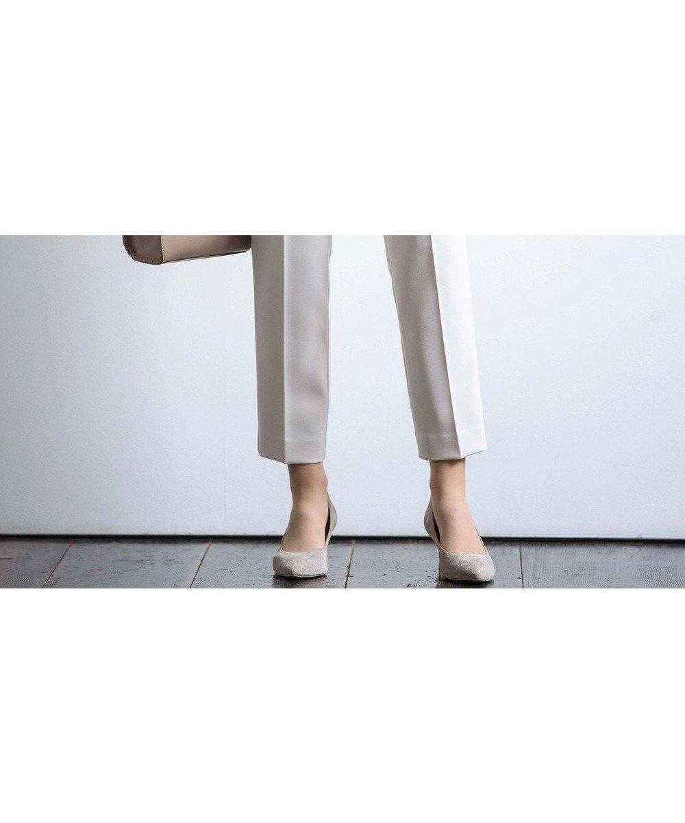 【組曲/KUMIKYOKU】の【KUMIKYOKU NAVY】コンフォータブルドレープフリル テーパードパンツ 人気、トレンドファッション・服の通販 founy(ファニー) 　ファッション　Fashion　レディースファッション　Fashion for Women　パンツ　Pants & Trousers　コレクション　Collection, Seasonal Line　スーツ　Suit, Formalwear　チャーム　Charm, Pendant　フェミニン　Feminine, Girly　フォルム　Silhouette, Form　フォーマル　Formal, Dressy　フリル　Frill, Ruffle　ポケット　Pocket, Pocket Detail　A/W・秋冬　Autumn/Winter　2022年　2022　S/S・春夏　SS, Spring/Summer, Warm Season　2022-2023秋冬・A/W　Autumn/Winter 2022–23 AW22–23　夏　Summer　エレガント 上品　Elegant　 other-1|ID: prp329100004847307 ipo3291000000035843272