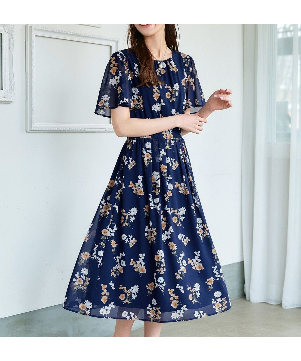 【ティアクラッセ/Tiaclasse】の【小倉優子さん着用・洗える】大花柄シフォンワンピース インテリア・キッズ・メンズ・レディースファッション・服の通販 founy(ファニー) 　ファッション　Fashion　レディースファッション　Fashion for Women　ワンピース　Dresses　アクセサリー　Fashion Accessories　ウォッシャブル　Machine Washable　春　Spring　洗える　Machine Washable　カーディガン　Cardigan, Knitwear　ギャザー　Gathered, Ruffled　シフォン　Chiffon, Lightweight Fabric　ジャケット　Jacket, Outerwear　スリーブ　Sleeve, Long Sleeve / Short Sleeve　チュニック　Tunic, Long Top　フェミニン　Feminine, Girly　フラワー　Flower, Floral　フレア　Flare, Flared　マキシ　Maxi, Full Length　ラウンド　Round, Round Neck　ロング　Long, Long-Length　楽ちん　Easy Fit, Comfortable　S/S・春夏　SS, Spring/Summer, Warm Season　再入荷　Restock / Back in Stock　夏　Summer　エレガント 上品　Elegant　新作・新入荷　New Arrivals / New In　ネイビー|ID: prp329100004847358 ipo3291000000035727567