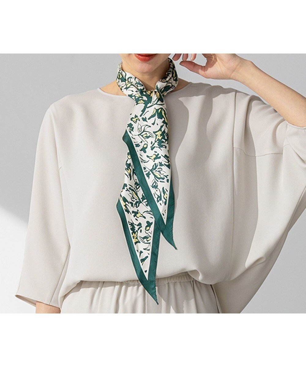 【23区/NIJYUSANKU】のニュアンスフラワー プリント シルク スカーフ インテリア・キッズ・メンズ・レディースファッション・服の通販 founy(ファニー) 　ファッション　Fashion　レディースファッション　Fashion for Women　2025年　2025　2025春夏・S/S　Spring/Summer 2025 SS25　アクセサリー　Fashion Accessories　イエロー　Yellow　シルク　Silk, 100% Silk　スカーフ　Scarf, Neckwear　バンダナ　Bandana, Head Scarf　フラワー　Flower, Floral　プリント　Print, Printed Pattern　エレガント 上品　Elegant　ダークグリーンプリント|ID: prp329100004847380 ipo3291000000036177588