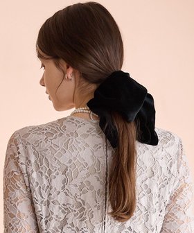 【23区/NIJYUSANKU】 【APPLAUDIR】ベロア シュシュ人気、トレンドファッション・服の通販 founy(ファニー) ファッション Fashion レディースファッション Fashion for Women トップス・カットソー Cut & Sew Tops ベロアトップス Velour Tops / Velvet-Look Items シュシュ&ヘアアクセ/ヘアアレンジ Scrunchies & Hair Accessories 2025年 2025 2025-2026秋冬・A/W Autumn/Winter 2025–26 AW25–26 エレガント 上品 Elegant スクエア Square, Square Shape ドレープ Drape, Draping Fabric パーティ Party, Party Style ベロア Velour, Soft Velvet リボン Ribbon, Bow A/W・秋冬 Autumn/Winter 結婚式 Wedding |ID:prp329100004847409