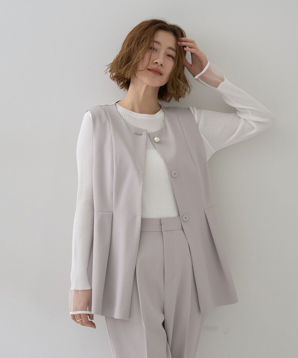 【イェッカ ヴェッカ/YECCA VECCA】のパールペプラムジレ インテリア・キッズ・メンズ・レディースファッション・服の通販 founy(ファニー) 　ファッション　Fashion　レディースファッション　Fashion for Women　アウター　Coat / Outerwear Collection　トップス・カットソー　Cut & Sew Tops　ベスト&ジレ / 重ね着スタイル　Vests & Gilets　スタイリッシュ　Stylish, Fashionable　バランス　Balance, Style Balance　パール　Pearl, Pearl Accent　フロント　Front, Front Design　ベスト　Vest, Waistcoat　ペプラム　Peplum, Flared Hem　ポケット　Pocket, Pocket Detail　エレガント 上品　Elegant　夏　Summer　春　Spring　S/S・春夏　SS, Spring/Summer, Warm Season　Gray Beige|ID: prp329100004847594 ipo3291000000035408398