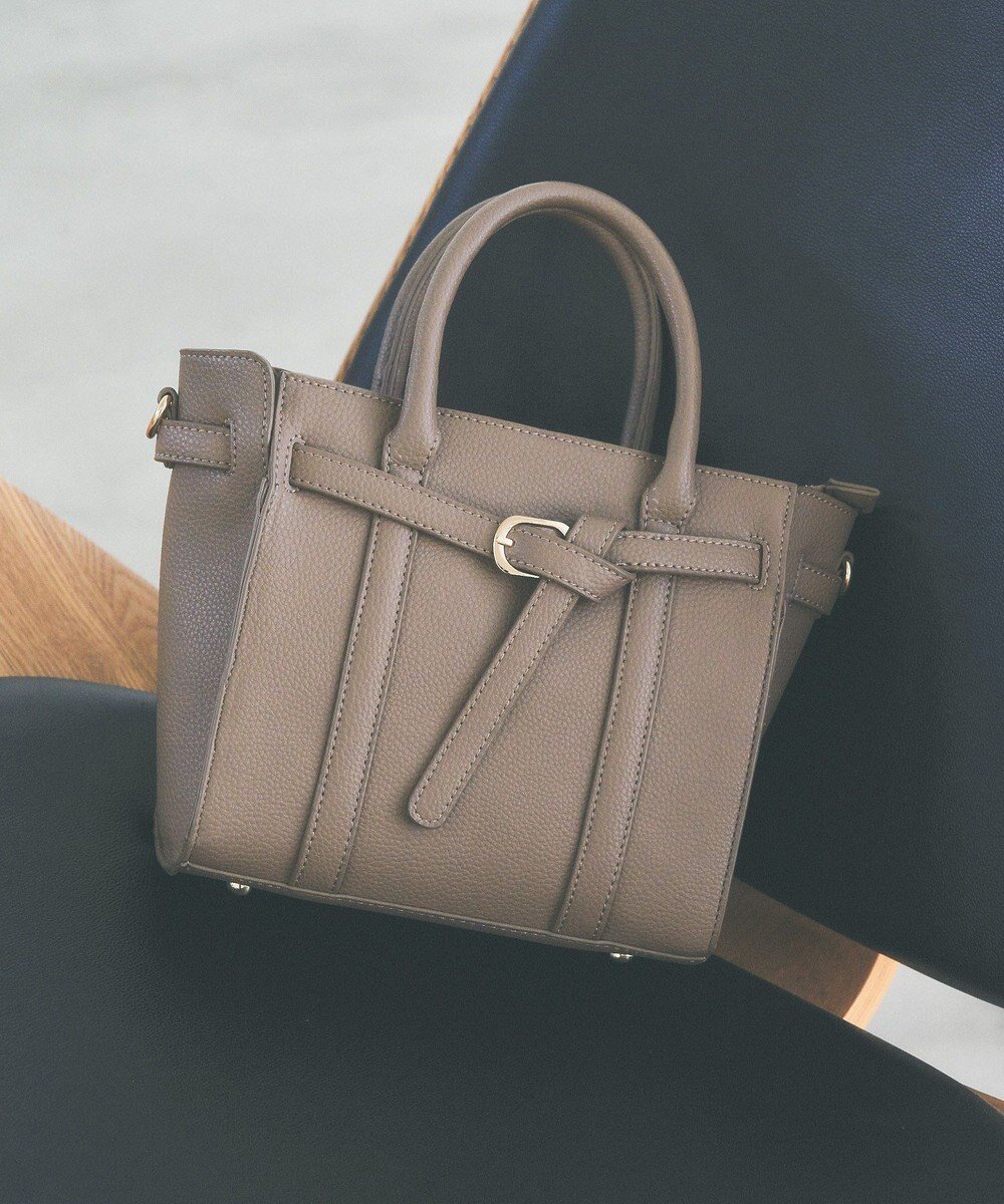 【イェッカ ヴェッカ/YECCA VECCA】の2wayベルトデザインハンドバッグ インテリア・キッズ・メンズ・レディースファッション・服の通販 founy(ファニー) ファッション Fashion レディースファッション Fashion for Women バッグ Bags ベルト&ウエストマーク Belts & Waist Accessories ショルダー Shoulder, Shoulder Strap フェミニン Feminine, Girly モチーフ Motif, Design Theme 財布 Wallet, Purse ビジネス 仕事 通勤 Business / Work / Commuting Beige|ID: prp329100004848313 ipo3291000000035435071