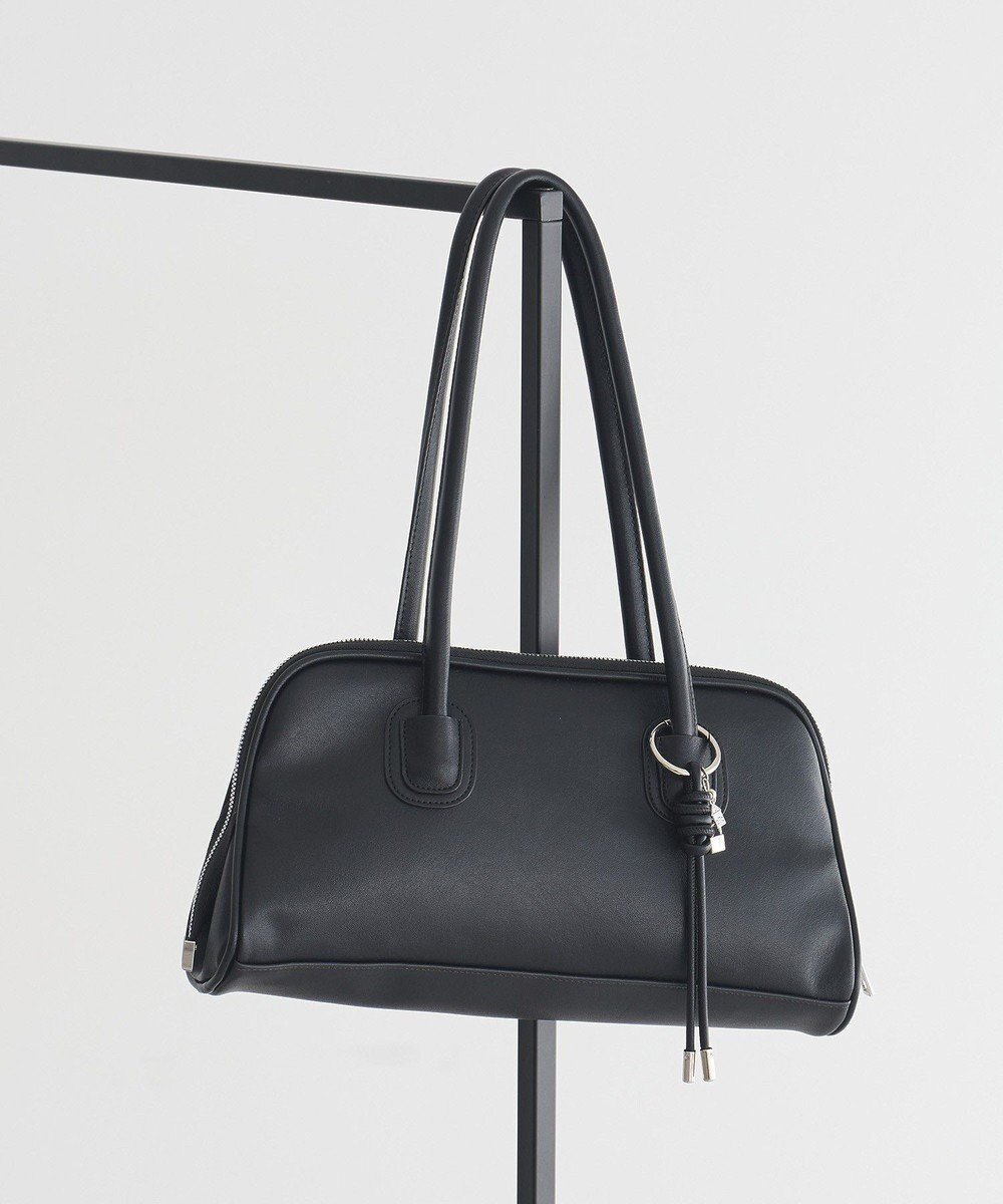 【アースミュージックアンドエコロジー/earth music&ecology】のチャーム付きオブロングボストン インテリア・キッズ・メンズ・レディースファッション・服の通販 founy(ファニー) ファッション Fashion レディースファッション Fashion for Women チャーム Charm, Pendant フォルム Silhouette, Form ボストン Boston ロング Long, Long-Length エレガント 上品 Elegant ビジネス 仕事 通勤 Business / Work / Commuting Black|ID: prp329100004848327 ipo3291000000035435309