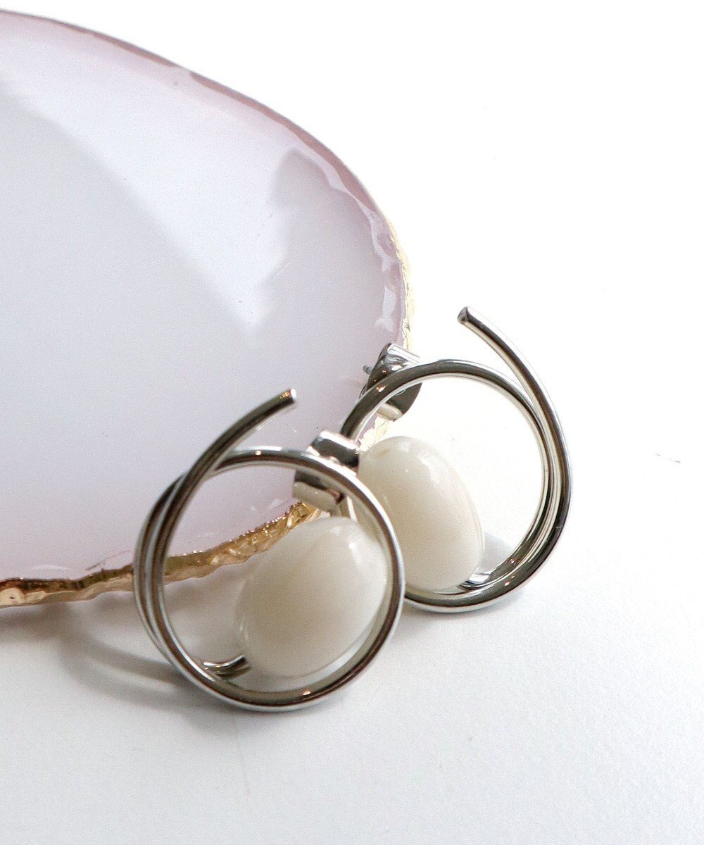 【ティアクラッセ/Tiaclasse】のカラーアクリル+フープピアス インテリア・キッズ・メンズ・レディースファッション・服の通販 founy(ファニー) 　ファッション　Fashion　レディースファッション　Fashion for Women　アクセサリー　Fashion Accessories　アクリル　Acrylic Material　フープ　Hoop, Hoop Earrings　シルバーホワイト|ID: prp329100004848342 ipo3291000000036254537