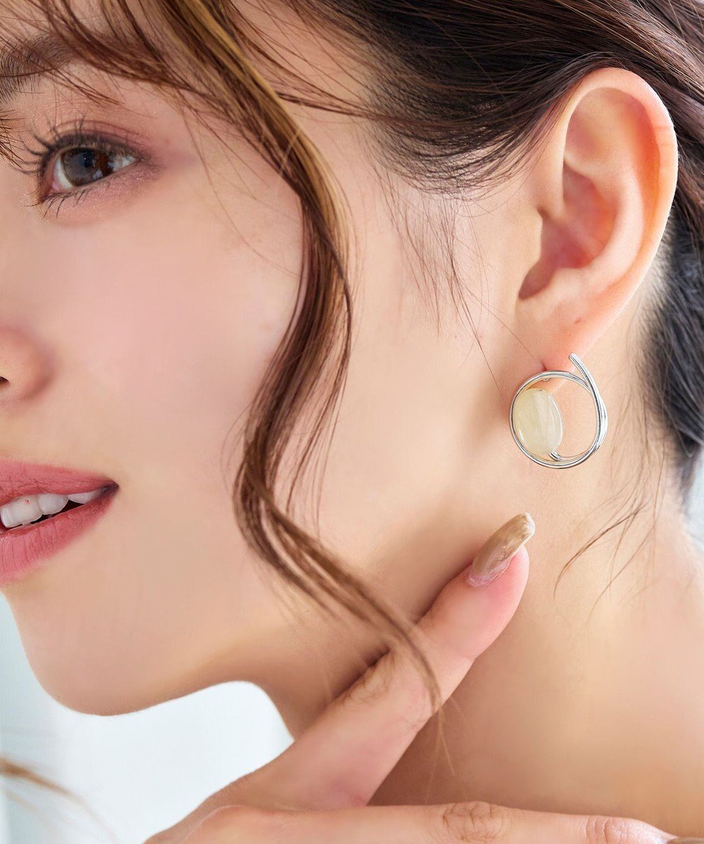 【ティアクラッセ/Tiaclasse】のカラーアクリル+フープピアス インテリア・キッズ・メンズ・レディースファッション・服の通販 founy(ファニー) 　ファッション　Fashion　レディースファッション　Fashion for Women　アクセサリー　Fashion Accessories　アクリル　Acrylic Material　フープ　Hoop, Hoop Earrings　シルバーベージュ|ID: prp329100004848342 ipo3291000000036254538