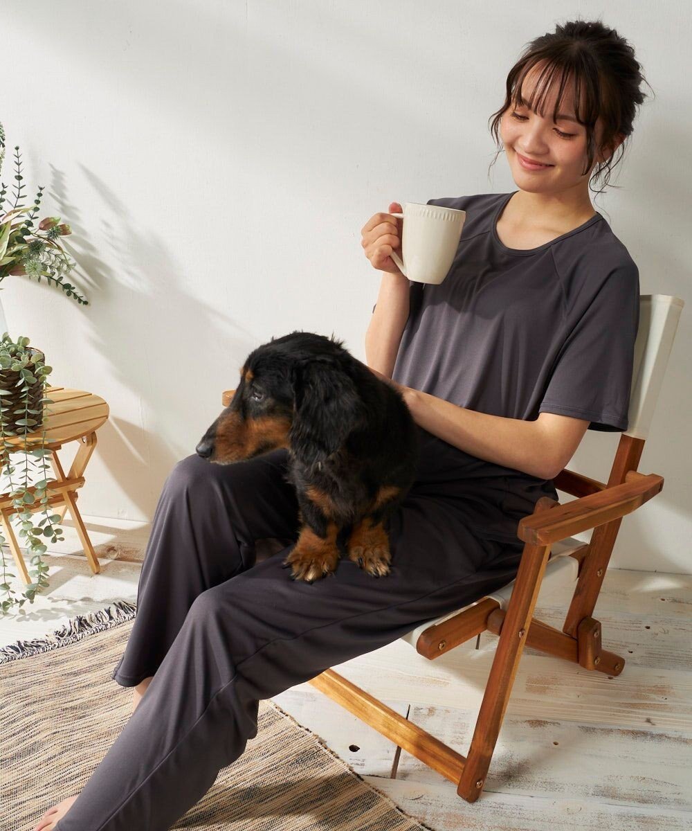 【その他のブランド/Other】の【FILA】犬や猫の毛がつきにくいルームウェア上下セット/半袖 インテリア・キッズ・メンズ・レディースファッション・服の通販 founy(ファニー) 　ファッション　Fashion　レディースファッション　Fashion for Women　トップス・カットソー　Cut & Sew Tops　イタリア　Italy　ストレッチ　Stretch, Stretchy Fabric　スポーツ　Sports, Activewear　セットアップ　Set-Up, Coordinated Outfit　猫　Cat, Kitty　半袖　Short Sleeve, Half Sleeve　リラックス　Relax, Relaxed Fit　お家時間・ステイホーム　Stay Home / At Home　犬　Dog　ダークグレー|ID: prp329100004848385 ipo3291000000035436394