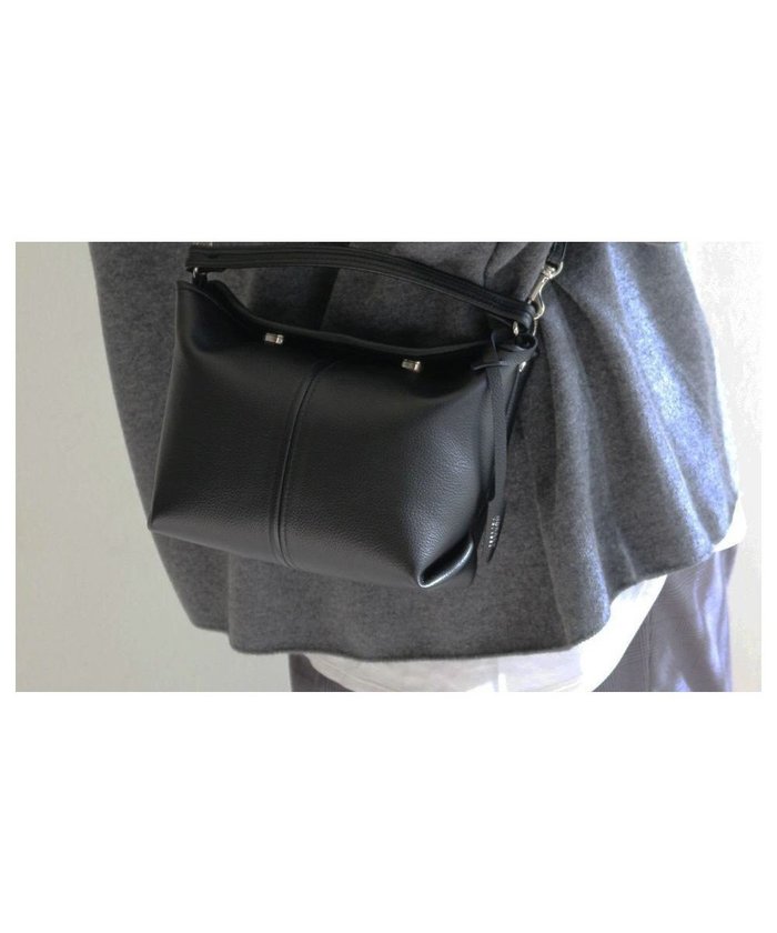 【モローバイサンク/MORROW by thank】のLIZU ショルダーバッグ インテリア・キッズ・メンズ・レディースファッション・服の通販 founy(ファニー) https://founy.com/ ファッション Fashion レディースファッション Fashion for Women バッグ Bags ショルダー Shoulder, Shoulder Strap スタイリッシュ Stylish, Fashionable スマホ Smartphone, Mobile Device スマート Smart, Elegant 財布 Wallet, Purse フォルム Silhouette, Form ポケット Pocket, Pocket Detail マグネット Magnet, Magnetic Closure 日本製 Made In Japan エレガント 上品 Elegant |ID: prp329100004848389 ipo3291000000035715411