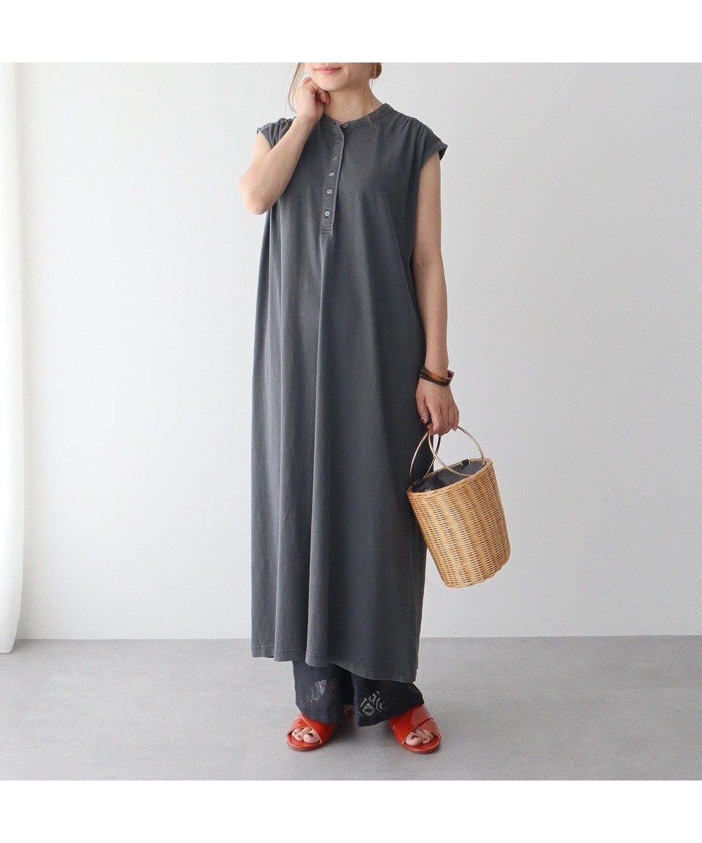 【クラフトスタンダードブティック/CRAFT STANDARD BOUTIQUE】のピグメントヘンリーネックカットソーワンピース インテリア・キッズ・メンズ・レディースファッション・服の通販 founy(ファニー) 　ファッション　Fashion　レディースファッション　Fashion for Women　ワンピース　Dresses　インナー　Innerwear　サンダル　Sandals, Summer Shoes　シンプル　Simple, Minimal　ストレート　Straight, Straight Cut　ノースリーブ　Sleeveless, No-Sleeve　フラット　Flat, Flat Shoes　フロント　Front, Front Design　ポケット　Pocket, Pocket Detail　ラベンダー　Lavender　A/W・秋冬　Autumn/Winter　おすすめ　Recommended / Our Picks　夏　Summer　Charcoal Gray|ID: prp329100004848618 ipo3291000000035916156
