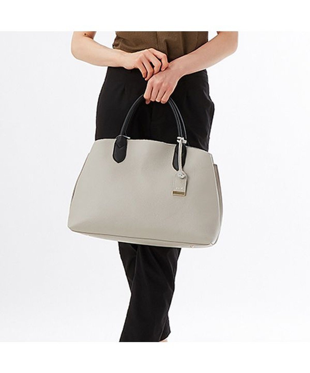 【アンビリオン/UNBILLION】のペルケ perche / WEB直営限定・牛革ユーティリティA4・2wayトートバッグ インテリア・キッズ・メンズ・レディースファッション・服の通販 founy(ファニー) ファッション Fashion レディースファッション Fashion for Women バッグ Bags おすすめ Recommended / Our Picks ショルダー Shoulder, Shoulder Strap ポケット Pocket, Pocket Detail ロング Long, Long-Length ビジネス 仕事 通勤 Business / Work / Commuting ライトグレー|ID: prp329100004848647 ipo3291000000036030308