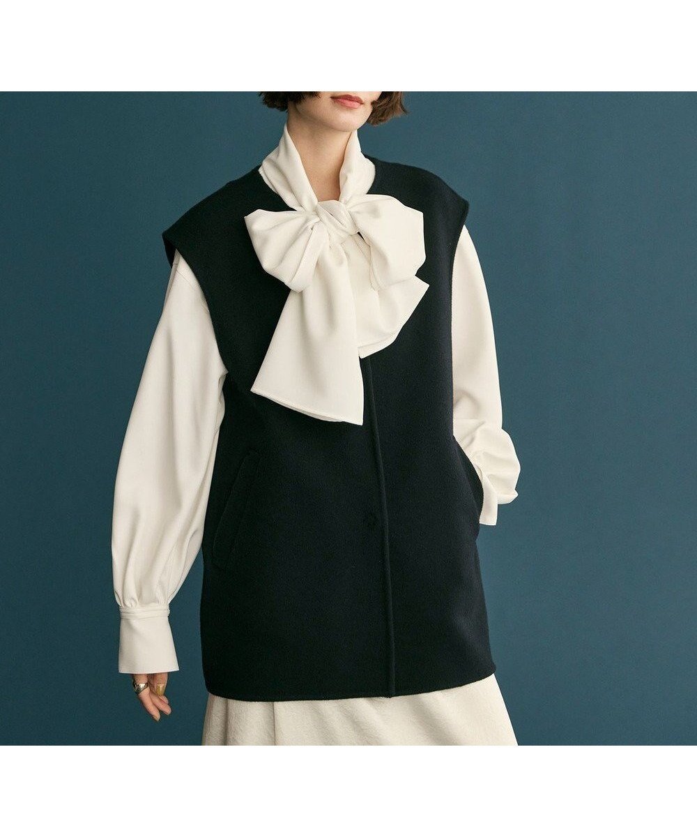 【ハッシュニュアンス/#Newans】の【洗濯機可】ビックリボンパウダリーブラウス インテリア・キッズ・メンズ・レディースファッション・服の通販 founy(ファニー) 　ファッション　Fashion　レディースファッション　Fashion for Women　トップス・カットソー　Cut & Sew Tops　シャツ・ブラウス・オフィスカジュアル　Elegant Blouses & Button-Ups　とろみ　Fluid, Flowy Fabric　カフス　Cuff Design　ジャケット　Jacket, Outerwear　ストレッチ　Stretch, Stretchy Fabric　ドレープ　Drape, Draping Fabric　バランス　Balance, Style Balance　パウダー　Powder, Soft Tone　ビッグ　Big, Oversized　フィット　Fit, Slim Fit　フェミニン　Feminine, Girly　フロント　Front, Front Design　ボトム　Bottoms, Lower Wear　リボン　Ribbon, Bow　A/W・秋冬　Autumn/Winter　ホワイト|ID: prp329100004848670 ipo3291000000035594514