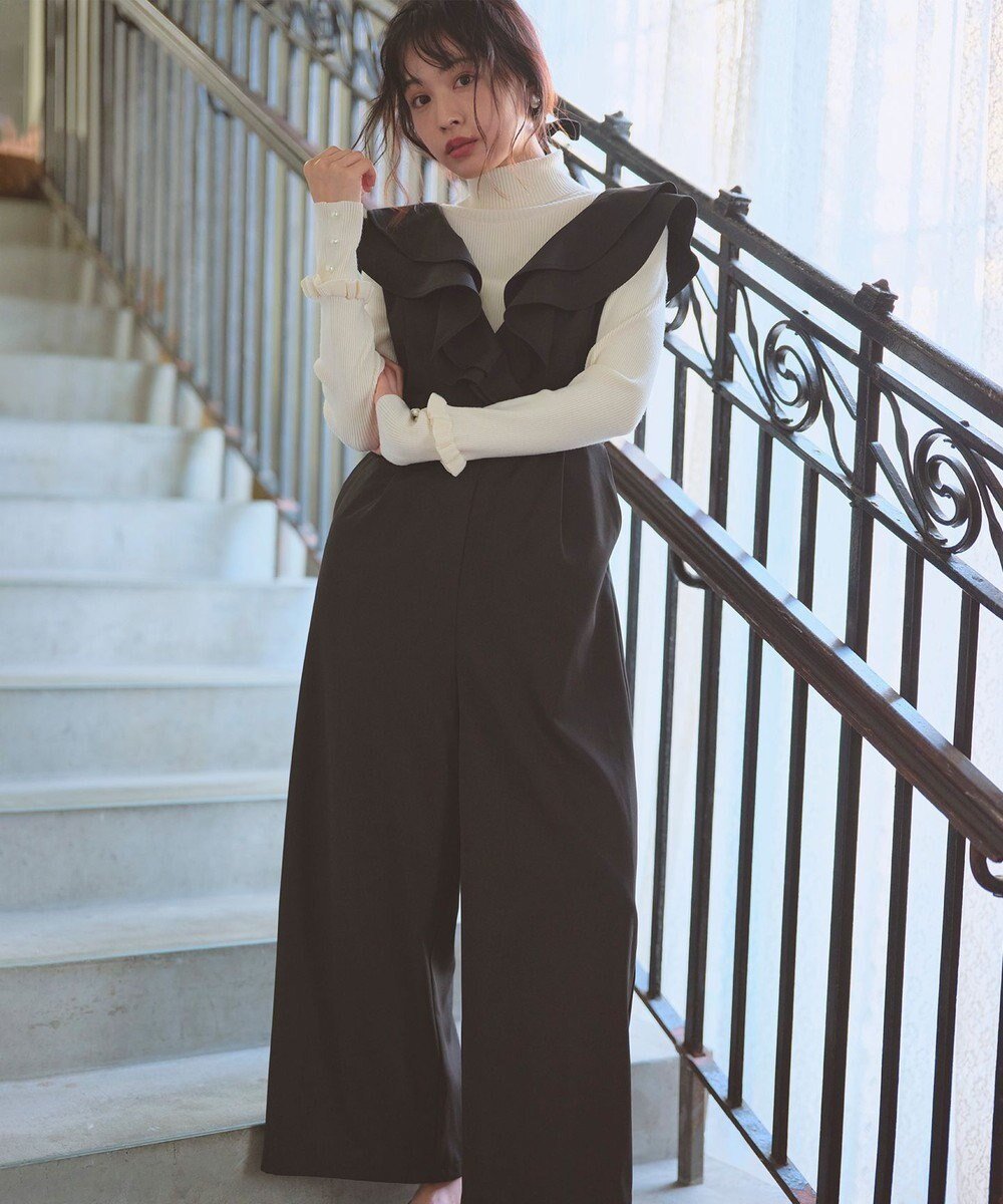 【フェルゥ/Feroux】のフリルデザイン サロペット パンツ 人気、トレンドファッション・服の通販 founy(ファニー) 　ファッション　Fashion　レディースファッション　Fashion for Women　サロペット　Overalls, Salopette　シェイプ　Shape, Slim Fit　スニーカー　Sneakers, Trainers　タートル　Turtleneck, Turtle Collar　ダウン　Down, Puffer　フィット　Fit, Slim Fit　フェミニン　Feminine, Girly　フリル　Frill, Ruffle　リボン　Ribbon, Bow　ロング　Long, Long-Length　無地　Plain, Solid Color　A/W・秋冬　Autumn/Winter　 other-1|ID: prp329100004848691 ipo3291000000035522762