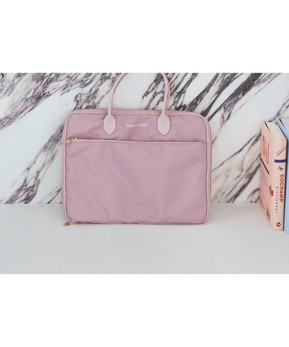 【メゾンドフルール/Maison de FLEUR】のレザーハンドルPCケース 人気、トレンドファッション・服の通販 founy(ファニー) ファッション Fashion レディースファッション Fashion for Women スポーツウェア Functional & Stylish Sportswear クッション Cushion, Throw Pillow シンプル Simple, Minimal スタンド Stand Collar, Upright Stand スポーツ Sports, Activewear プリント Print, Printed Pattern ポケット Pocket, Pocket Detail メッシュ Mesh, Net Fabric モバイル Mobile, Smartphone ビジネス 仕事 通勤 Business / Work / Commuting other-1|ID: prp329100004848734 ipo3291000000035522829
