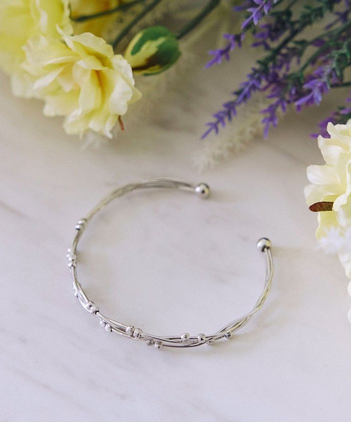 【ティアクラッセ/Tiaclasse】のメタルボールツイストバングル インテリア・キッズ・メンズ・レディースファッション・服の通販 founy(ファニー) https://founy.com/ ファッション Fashion レディースファッション Fashion for Women おすすめ Recommended / Our Picks アクセサリー Fashion Accessories エレガント 上品 Elegant シューズ Shoes, Footwear シルバー Silver, Metallic Silver シンプル Simple, Minimal チュニック Tunic, Long Top ツイスト Tweed, Tweed Fabric バングル Bangle, Bracelet ブレスレット Bracelet, Wristband メタル Metal, Metal Parts 再入荷 Restock / Back in Stock 新作・新入荷 New Arrivals / New In |ID: prp329100004848783 ipo3291000000035594722