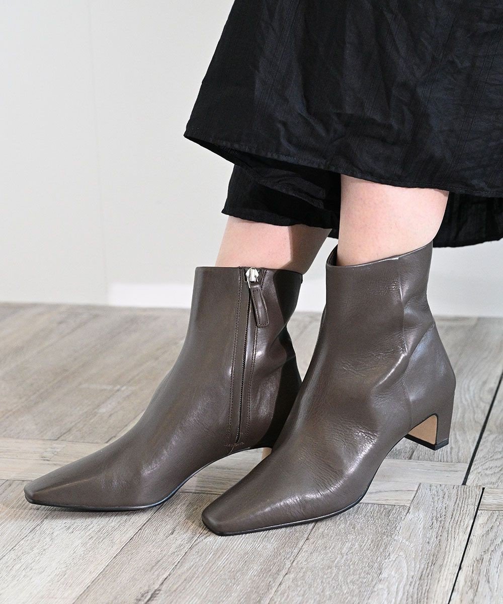 【アポム/APOM】のイタリアンカーフ サイドジップアンクルブーツ 45 インテリア・キッズ・メンズ・レディースファッション・服の通販 founy(ファニー) 　ファッション　Fashion　レディースファッション　Fashion for Women　クッション　Cushion, Throw Pillow　シューズ　Shoes, Footwear　シンプル　Simple, Minimal　フィット　Fit, Slim Fit　A/W・秋冬　Autumn/Winter　S/S・春夏　SS, Spring/Summer, Warm Season　夏　Summer　グレー|ID: prp329100004849002 ipo3291000000035810419