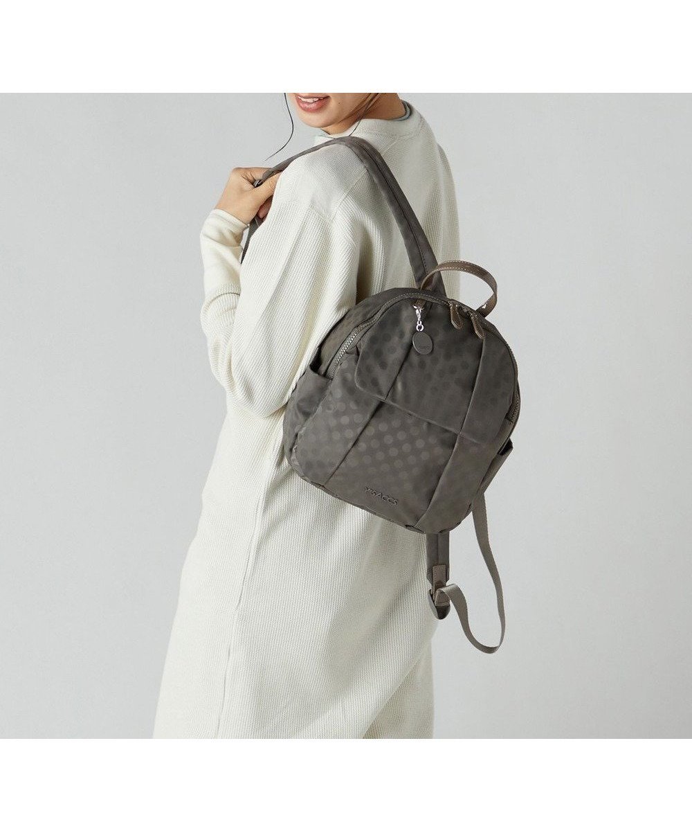 【イザック/Y'SACCS】の【ムック本掲載】Polka Dots リュックサック Sサイズ インテリア・キッズ・メンズ・レディースファッション・服の通販 founy(ファニー) 　ファッション　Fashion　レディースファッション　Fashion for Women　バッグ　Bags　エナメル　Patent Leather　コンビ　Combo, Combination Style　ドット　Polka Dot, Dot Pattern　フラップ　Flap, Flap Pocket　フロント　Front, Front Design　ポケット　Pocket, Pocket Detail　リュック　Backpack, Rucksack　エレガント 上品　Elegant　グレー|ID: prp329100004849268 ipo3291000000035525286