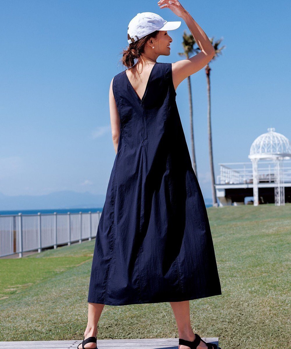 【アンフィーロ 自由区/UNFILO】のLight Move コクーンワンピース インテリア・キッズ・メンズ・レディースファッション・服の通販 founy(ファニー) 　ファッション　Fashion　レディースファッション　Fashion for Women　ワンピース　Dresses　アウトドア　Outdoor Clothing　春　Spring　抗菌　Antibacterial, Bacteria-Resistant　軽量　Lightweight, Ultra Light　ストレッチ　Stretch, Stretchy Fabric　スポーツ　Sports, Activewear　ノースリーブ　Sleeveless, No-Sleeve　リップ　Lip, Lip Motif　S/S・春夏　SS, Spring/Summer, Warm Season　夏　Summer　ネイビー|ID: prp329100004849294 ipo3291000000035475780