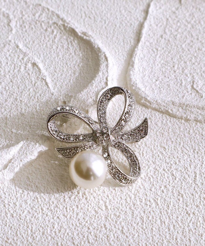 【ティアクラッセ/Tiaclasse】のパール&クローバーリボンブローチ インテリア・キッズ・メンズ・レディースファッション・服の通販 founy(ファニー) https://founy.com/ ファッション Fashion レディースファッション Fashion for Women おすすめ Recommended / Our Picks アクセサリー Fashion Accessories オケージョン Occasion Wear シューズ Shoes, Footwear ストーン Stone, Gem-Like パール Pearl, Pearl Accent ブローチ Brooch, Pin Brooch リボン Ribbon, Bow エレガント 上品 Elegant 入学式 Entrance Ceremony 再入荷 Restock / Back in Stock 冬 Winter / This Winter 夏 Summer 新作・新入荷 New Arrivals / New In 春 Spring 秋 Autumn 結婚式 Wedding |ID: prp329100004849405 ipo3291000000035597340