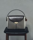 【イェッカ ヴェッカ/YECCA VECCA】の配色メタルポイントバッグ 人気、トレンドファッション・服の通販 founy(ファニー) ファッション Fashion レディースファッション Fashion for Women バッグ Bags おすすめ Recommended / Our Picks クラシカル Classical, Vintage-Inspired スクエア Square, Square Shape チェーン Chain, Chain Strap フォルム Silhouette, Form メタル Metal, Metal Parts 財布 Wallet, Purse thumbnail Brown|ID: prp329100004849509 ipo3291000000036083487