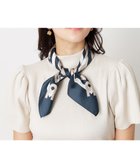【ムーンバット/MOONBAT】の【美人百花4月号掲載/シルク100%】フルラ (FURLA) スクエア柄 シルクプリントスカーフ 65cm×65cm ネイビーブルー|ID: prp329100004849678 ipo3291000000035493247