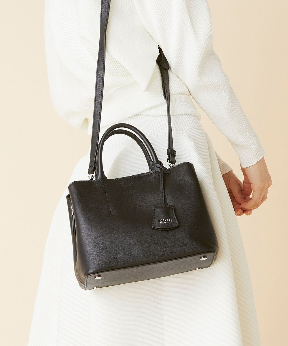 【トプカピ/TOPKAPI】の【TREASURE TOPKAPI】フロントステッチ レザーミニショルダーバッグ インテリア・キッズ・メンズ・レディースファッション・服の通販 founy(ファニー) 　ファッション　Fashion　レディースファッション　Fashion for Women　バッグ　Bags　コンパクト　Compact, Small Size　ショルダー　Shoulder, Shoulder Strap　チャーム　Charm, Pendant　バランス　Balance, Style Balance　フロント　Front, Front Design　財布　Wallet, Purse　ブラック|ID: prp329100004850308 ipo3291000000035625804
