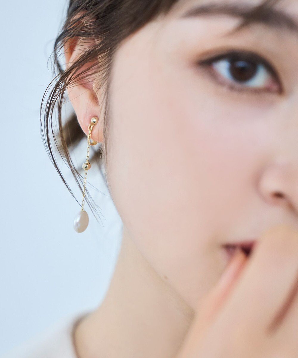 【トッカ/TOCCA】のLUNAE COIN PEAR EARRINGS イヤリング インテリア・キッズ・メンズ・レディースファッション・服の通販 founy(ファニー) ファッション Fashion レディースファッション Fashion for Women ジュエリー Jewelry ファッションリング Fashion Rings イヤリング・フープ・ドロップタイプ Hoop, Drop & Clip Earrings アクセサリー Fashion Accessories イヤリング Earrings コイン Coin, Coin Design シンプル Simple, Minimal チェーン Chain, Chain Strap パール Pearl, Pearl Accent フォルム Silhouette, Form メタル Metal, Metal Parts リュクス Luxury, Elegant, High-End, Chic A/W・秋冬 Autumn/Winter 冬 Winter / This Winter エレガント 上品 Elegant ゴールド系|ID: prp329100004850437 ipo3291000000035546197