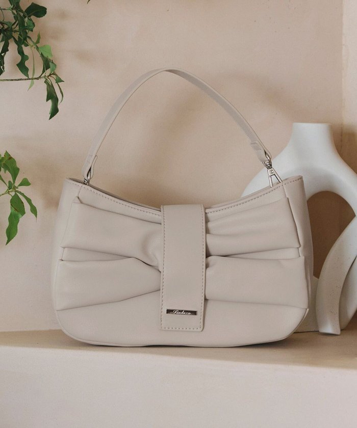 【ティアクラッセ/Tiaclasse】の【おのののかさん・安田美沙子さん着用】2wayリボンギャザーミニバッグ インテリア・キッズ・メンズ・レディースファッション・服の通販 founy(ファニー) https://founy.com/ ファッション Fashion レディースファッション Fashion for Women バッグ Bags アクセサリー Fashion Accessories カーディガン Cardigan, Knitwear コンパクト Compact, Small Size ショルダー Shoulder, Shoulder Strap スマホ Smartphone, Mobile Device 財布 Wallet, Purse チュニック Tunic, Long Top フォーマル Formal, Dressy ポケット Pocket, Pocket Detail ポーチ Pouch, Small Case リボン Ribbon, Bow 再入荷 Restock / Back in Stock エレガント 上品 Elegant 入学式 Entrance Ceremony 新作・新入荷 New Arrivals / New In 結婚式 Wedding |ID: prp329100004850466 ipo3291000000036293512